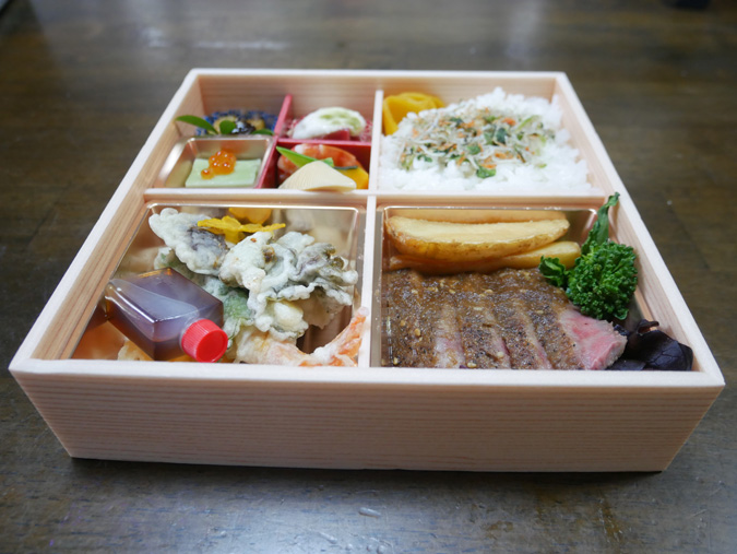 姫路おこもりグルメ 姫路で100年続く日本料理のお店 川飛 の和牛ステーキ 天麩羅のお弁当ほか 姫路の種
