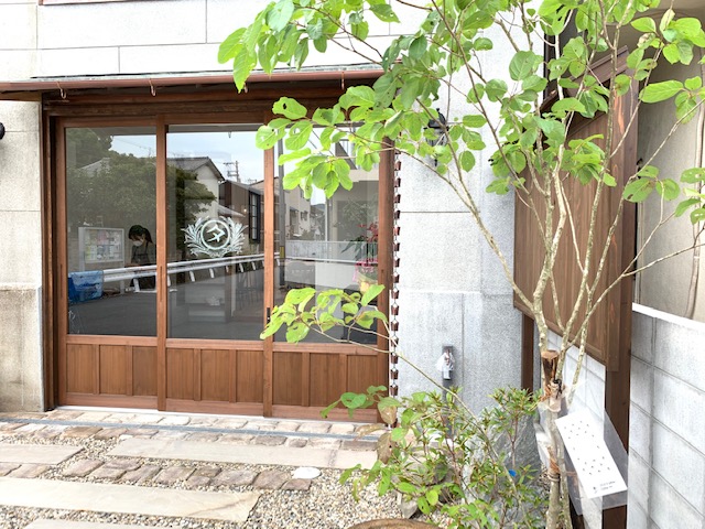 姫路城の近く八代本町に縁 ｅｎｉ えにって古民家カフェがオープン 中見せてもらった 姫路の種広告 姫路の種