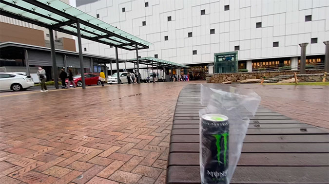 さっき 姫路駅前で モンスターエナジー Monster Energy くばってた 姫路の種