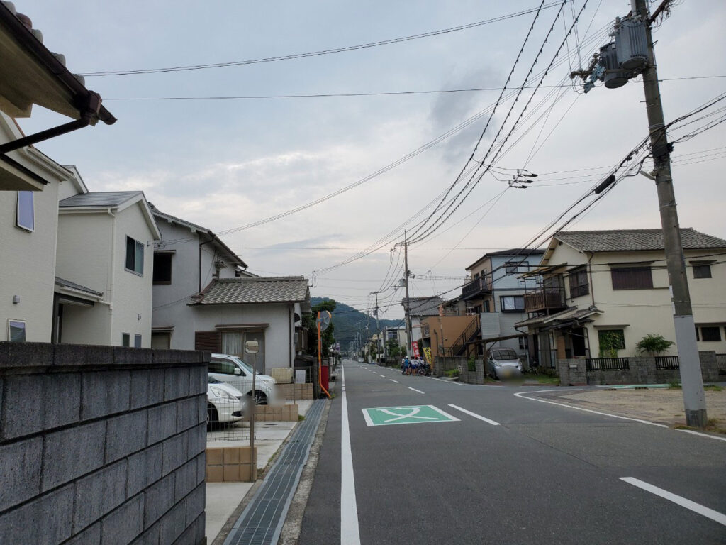 ボンマルシェ白浜店の近く 南側 に こーてっ亭というお店があります ホルモンとかの幟が立ってますがどんなお店か調べてください 姫路の種探偵団 姫路の種