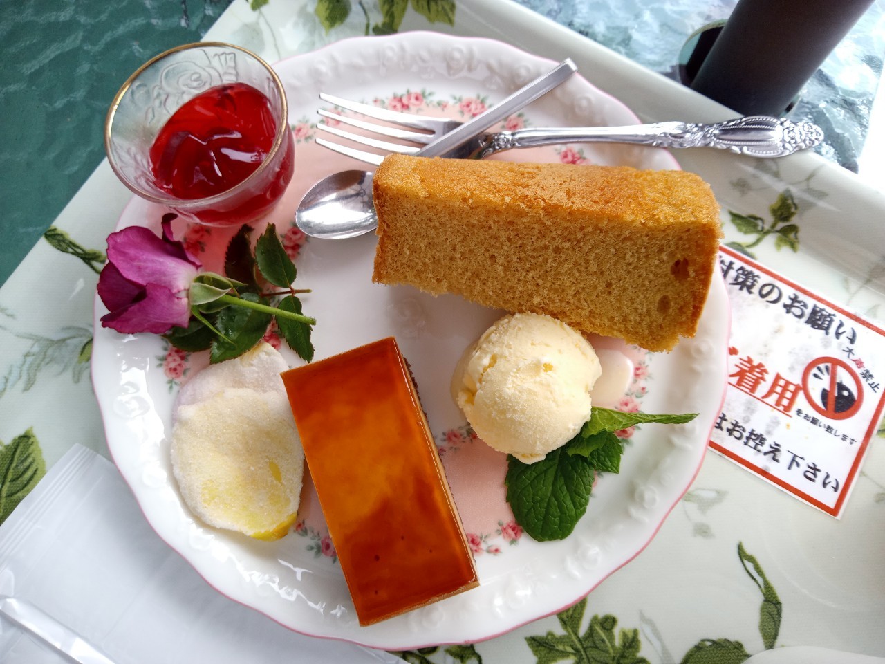 姫路ばら園 カフェのケーキセット 姫路グルメの種 姫路の種