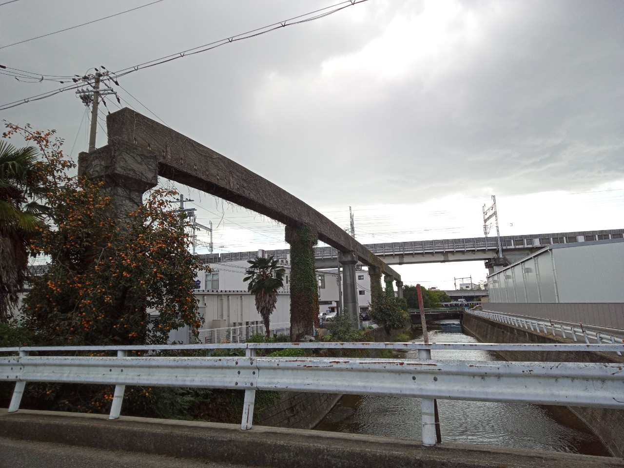 旧姫路モノレールの橋桁の現在の様子 姫路の種
