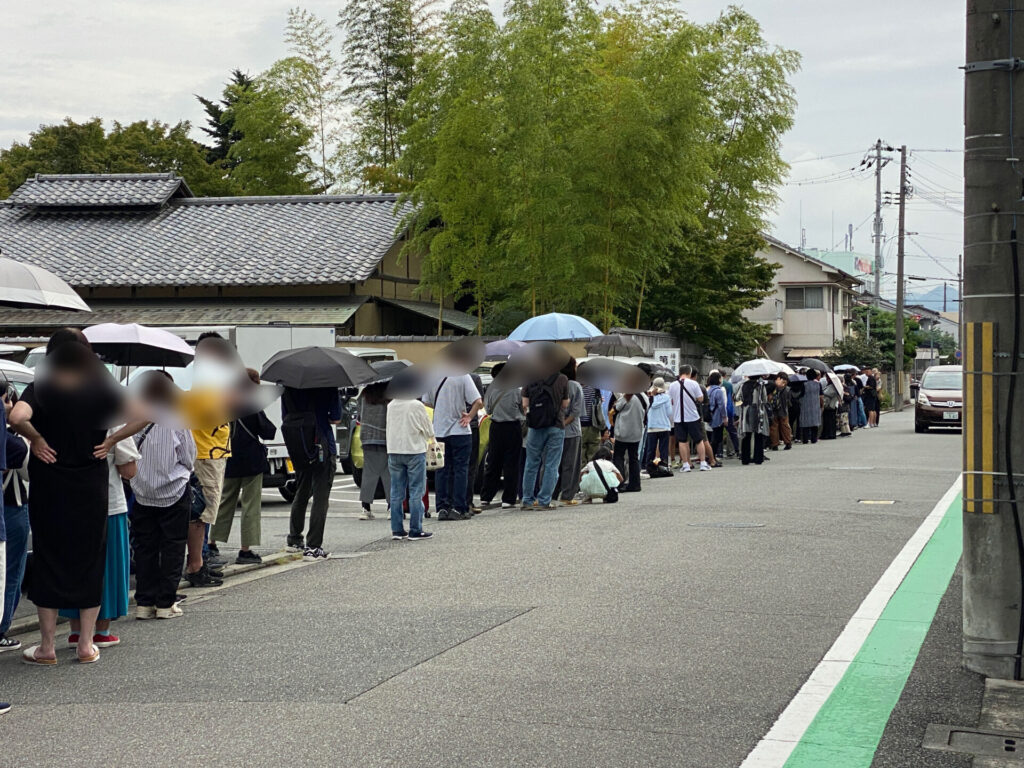 開店前から行列ができていた播磨屋本店 姫路店