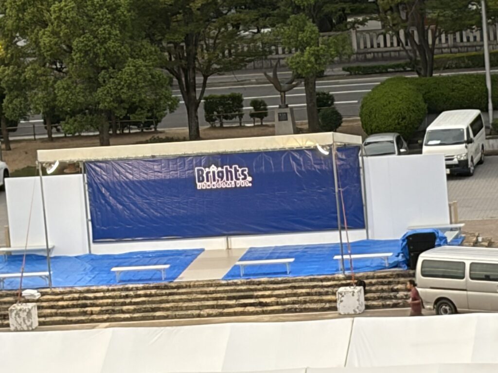 大手前公園に設営されたステージ
