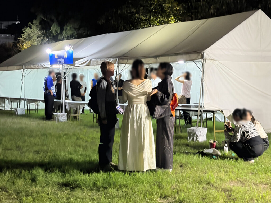 姫路城観月会終了後の三の丸広場
