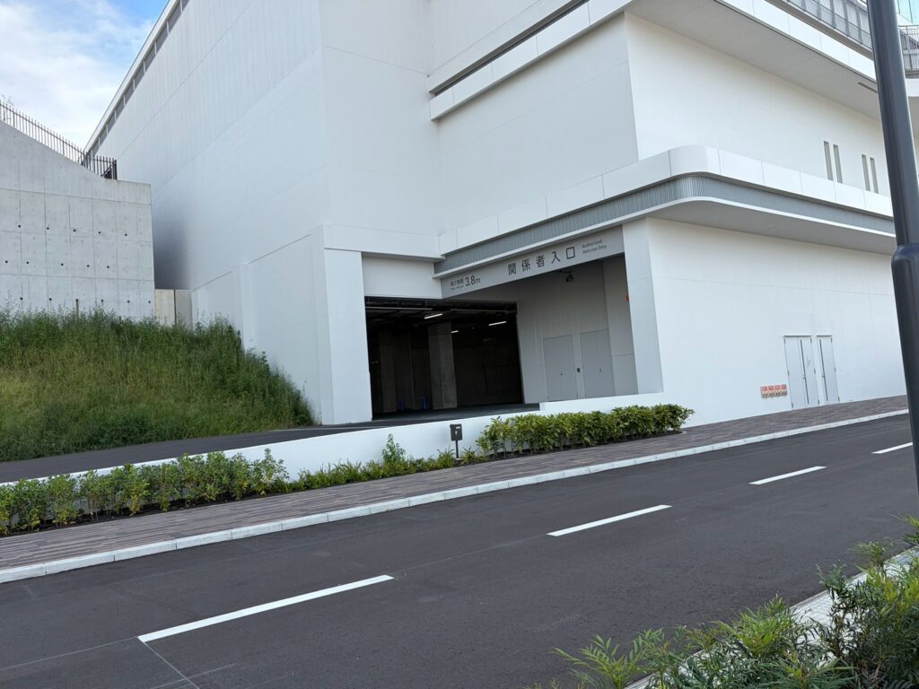 大和工業アリーナ姫路 関係者入口付近