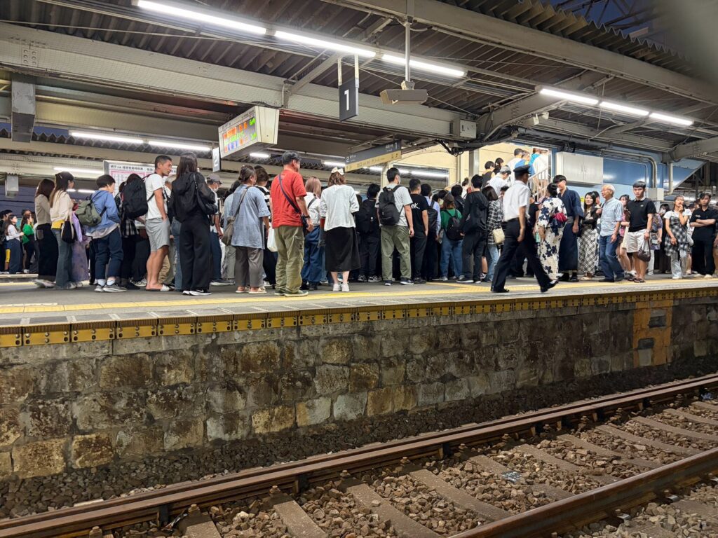 姫路みなと祭当日の山電姫路駅