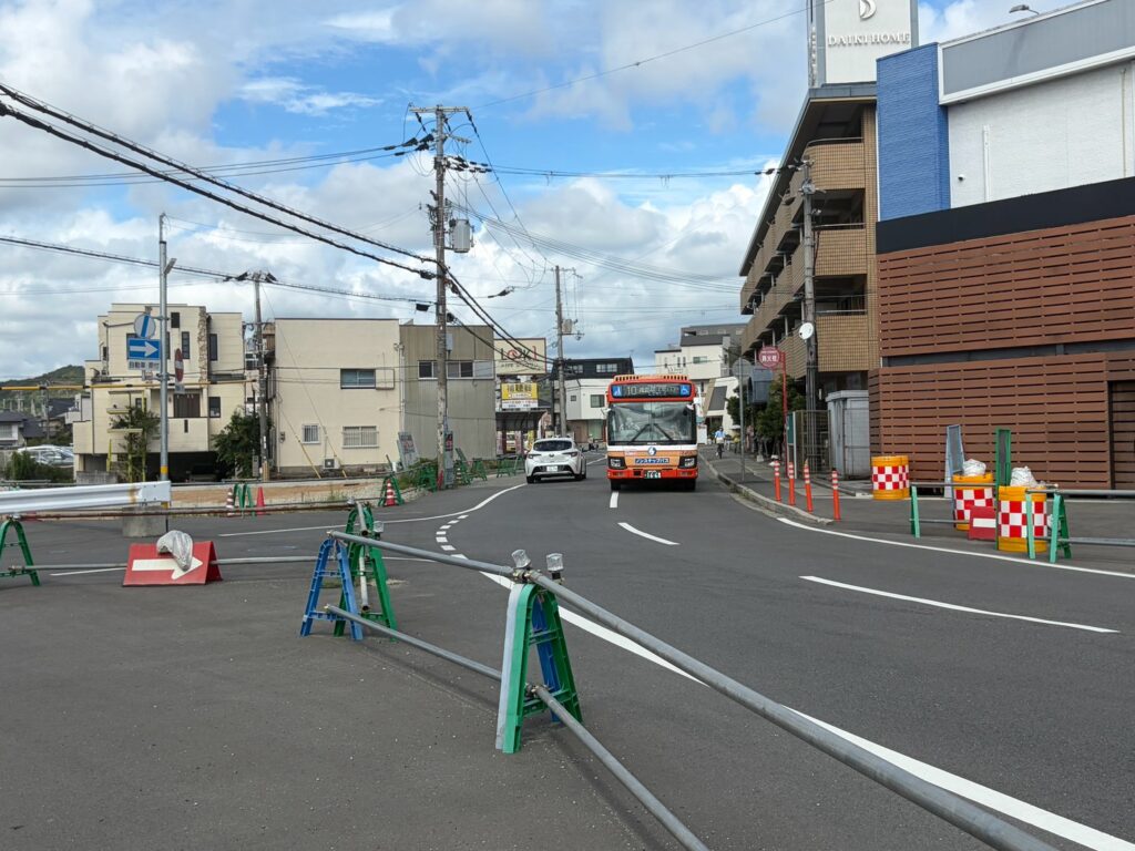 東辻井四丁目の道路工事の様子