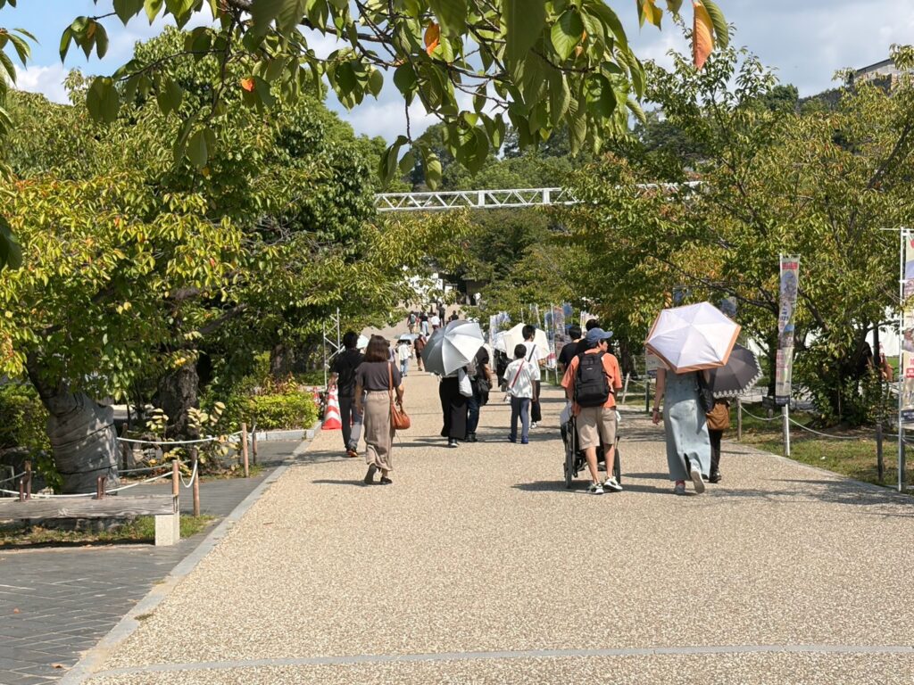 姫路城観月会の設営の様子