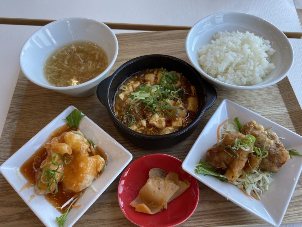 五福飯店の麻婆豆腐定食