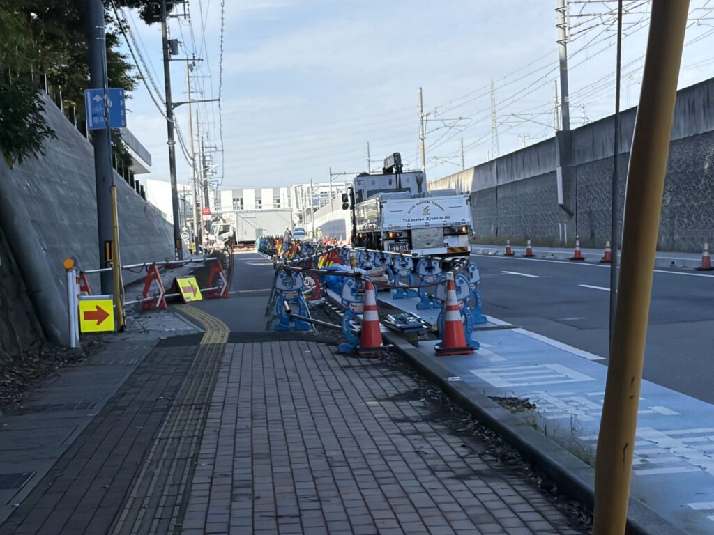 工事中のアリーナ前の道路