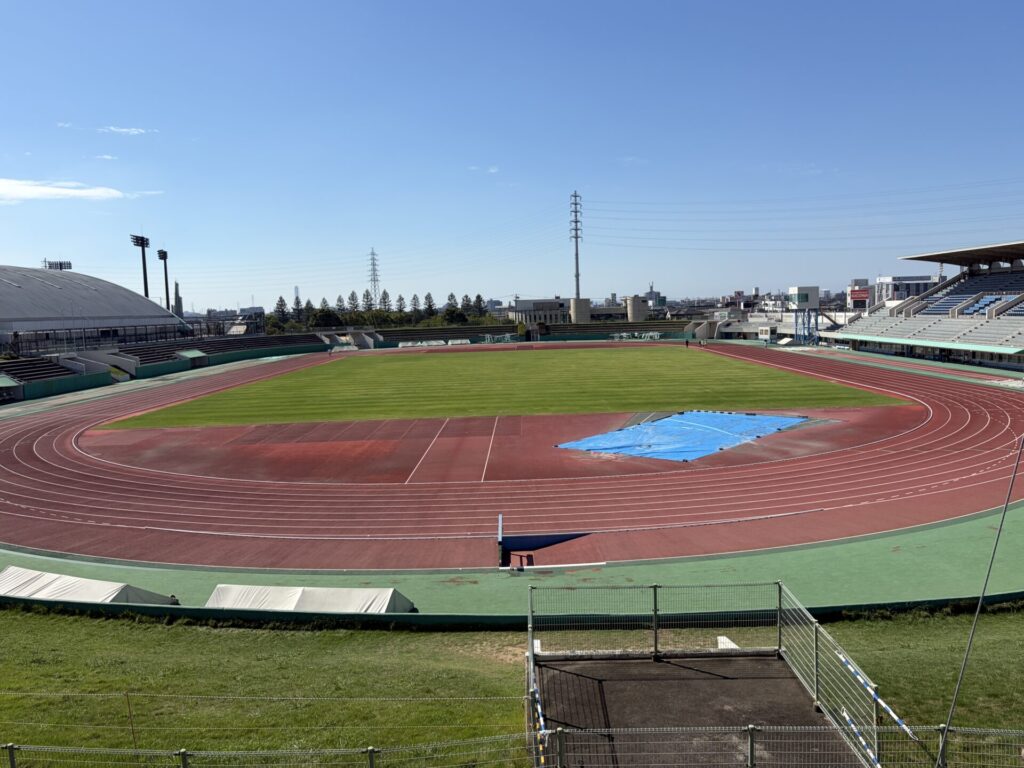 デッキから見た隣の競技場