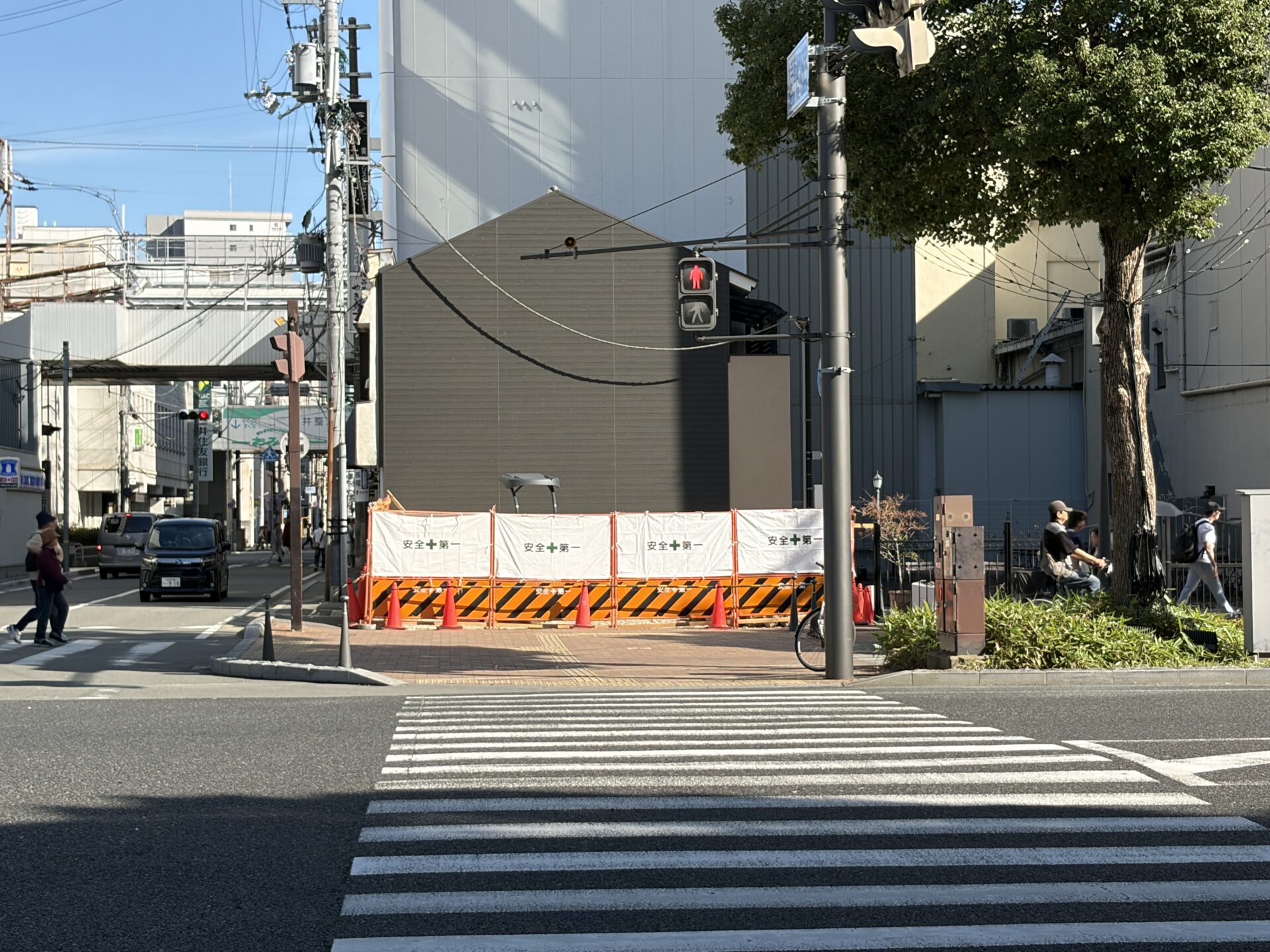 周辺から見た十七八跡地の様子
