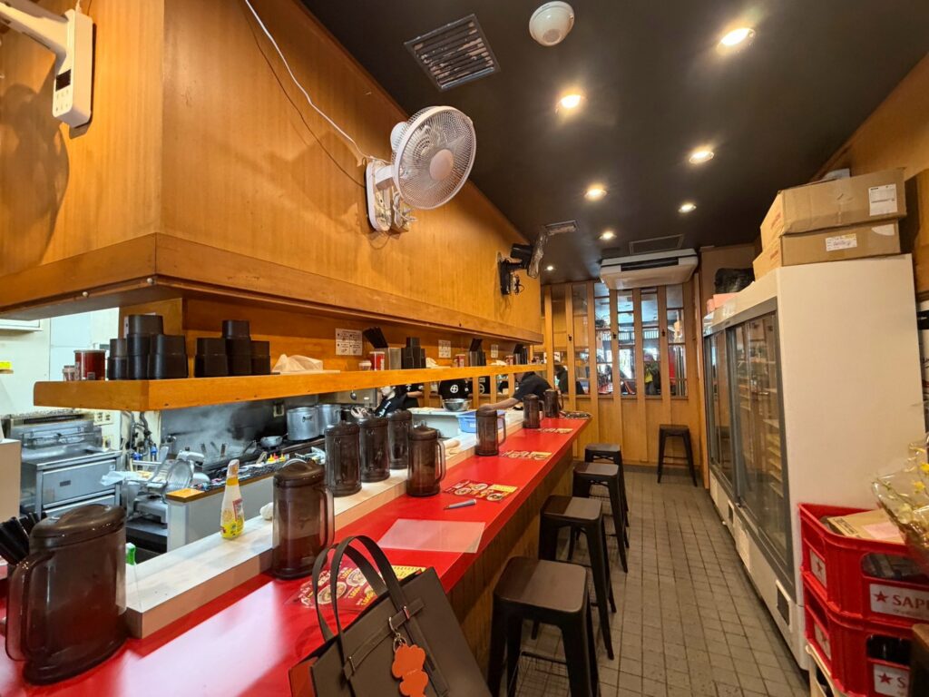 丸十の店内
