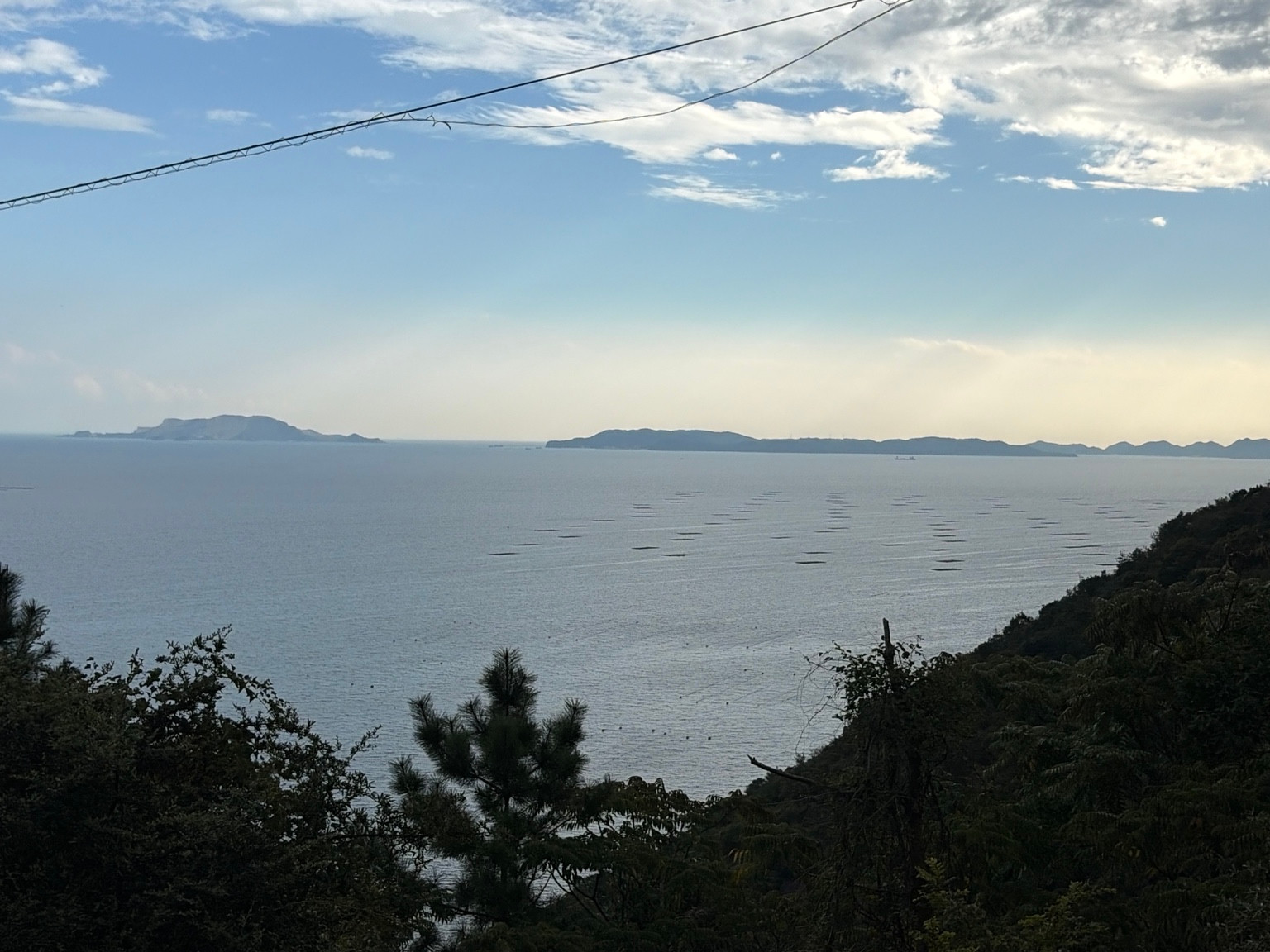 現地周辺から撮影した瀬戸内海と島々