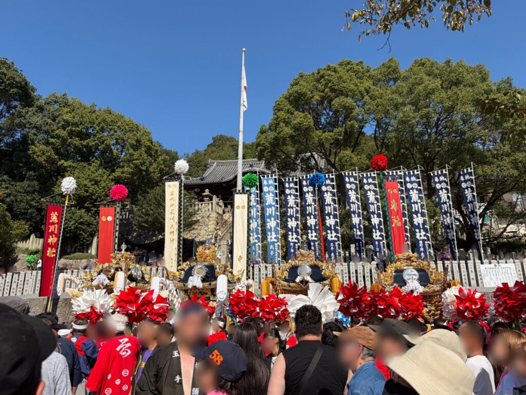 荒川神社の秋祭りで並ぶ屋台